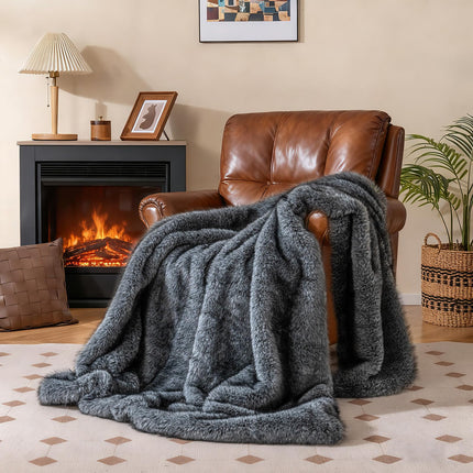 Dreamade 740GSM Soft Plush Fuzzy Luxury Faux Wolf Fur Blanket for Sofa