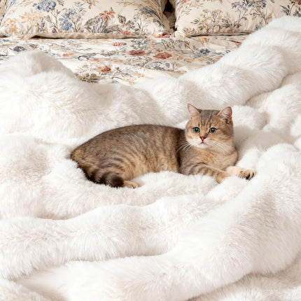 Dreamade Luxury Fuzzy Plush Rabbit Fur Bubble Blanket for Armchair
