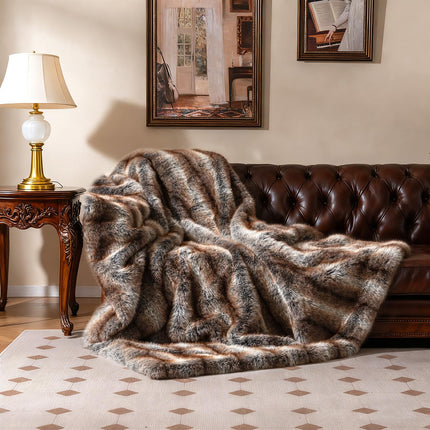 Dreamade 780GSM Soft Plush Fuzzy Luxury Faux Fox Fur Blanket for Sofa