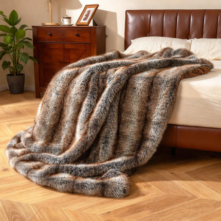 Dreamade 780GSM Soft Plush Fuzzy Luxury Faux Fox Fur Blanket for Sofa