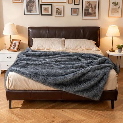 Dreamade 740GSM Soft Plush Fuzzy Luxury Faux Wolf Fur Blanket for Sofa